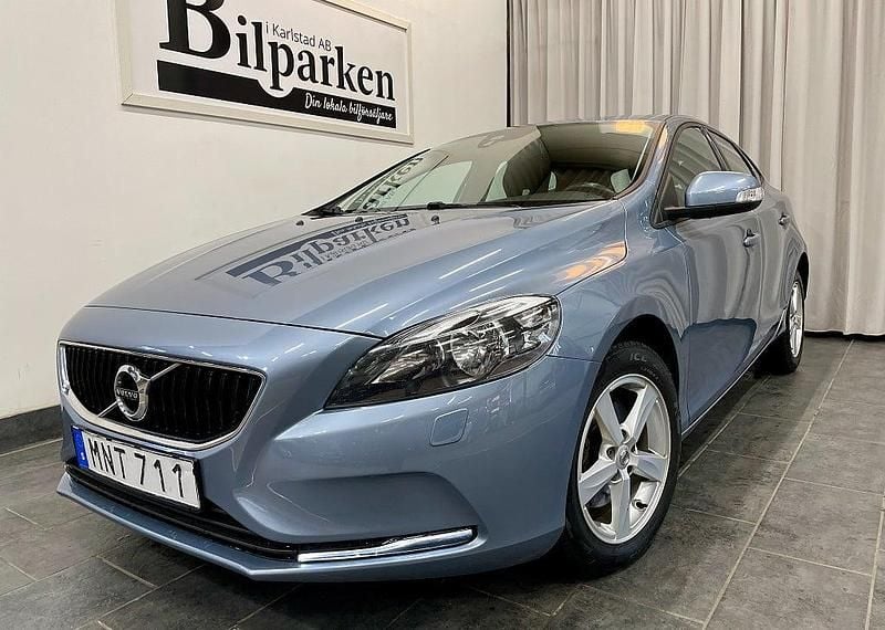 Begagnad Volvo V40 Kinetic 122 HK (89 kW) 2017 Blå Halvkombi