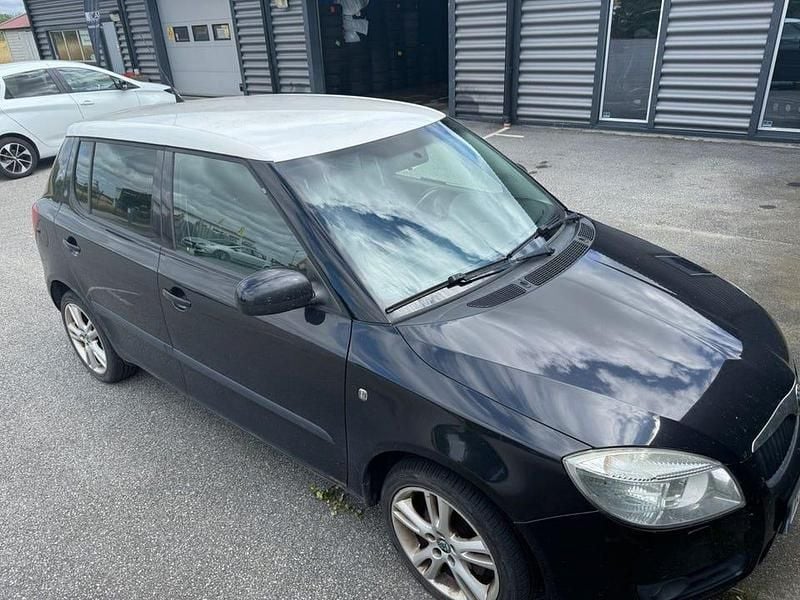 Svart Begagnad 2007 Skoda Fabia Sport Halvkombi | 24 900 kr (Marknadspris) - Bild 1/4