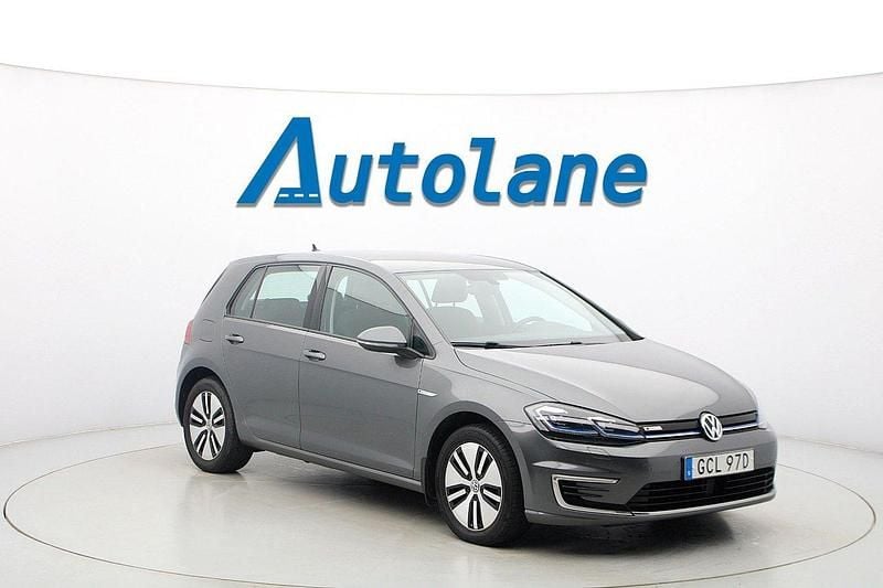 Grå Begagnad 2020 VW e-Golf Halvkombi | 169 900 kr (Lite dyr) - Bild 1/3
