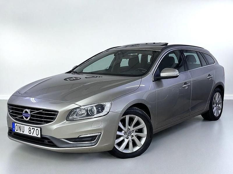 Begagnad Volvo V60 Momentum 181 HK (133 kW) 2013 Brun Kombi