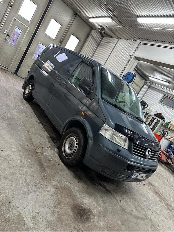 Grå Begagnad 2006 VW T5 Van | 35 000 kr (Marknadspris) - Bild 1/4
