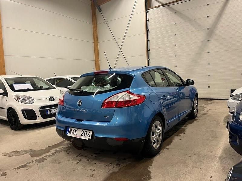 Begagnad Renault Mégane III 116 HK (85 kW) 2013 Mörkblå Halvkombi