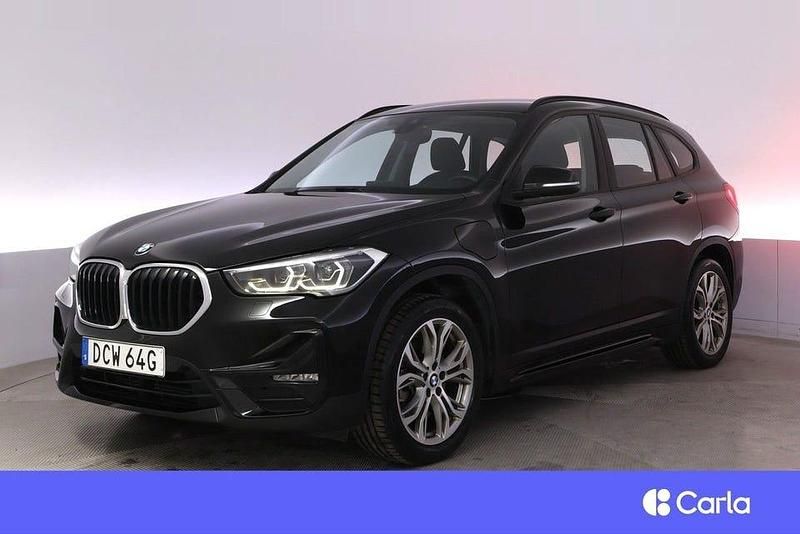 Svart Begagnad 2021 BMW X1 Sport Line SUV | 282 900 kr - Bild 1/3