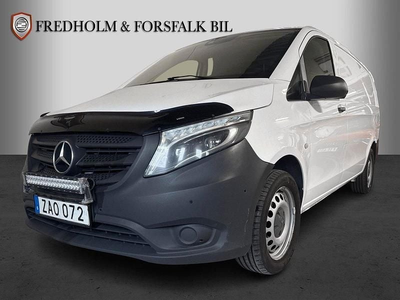 Vit Begagnad 2018 Mercedes Vito Minibuss | 229 900 kr (Superpris) - Bild 1/4