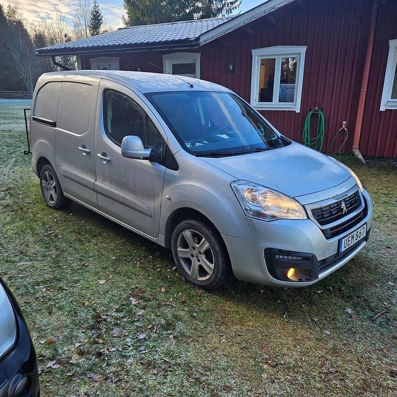 Begagnad 2018 Peugeot Partner Van | 75 000 kr (Bra pris) - Bild 1/4