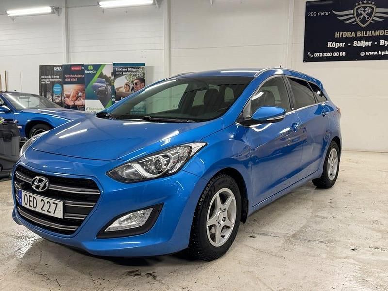 Begagnad Hyundai i30 Premium 136 HK (100 kW) 2017 Blå Kombi