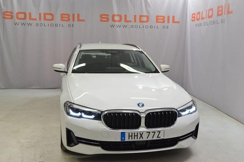 Begagnad BMW 530 292 HK (214 kW) 2022 Vit Kombi