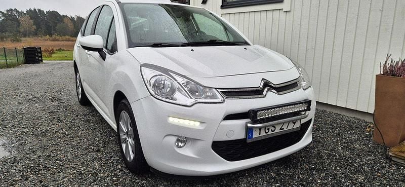Vit Begagnad 2016 Citroën C3 Halvkombi | 84 995 kr (Marknadspris) - Bild 1/4