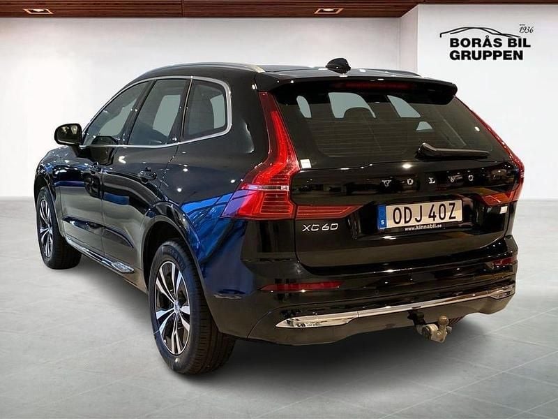 Begagnad Volvo XC60 Core 355 HK (261 kW) 2023 Svart SUV