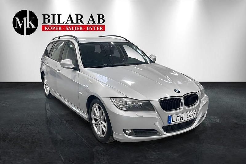 Begagnad BMW 318 Comfort Edition 143 HK (105 kW) 2009 Ljusgrå Kombi
