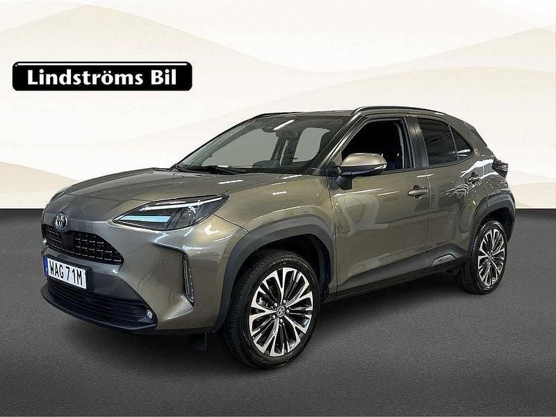 Grön Begagnad 2023 Toyota Yaris Cross Style SUV | 279 900 kr (Marknadspris) - Bild 1/3