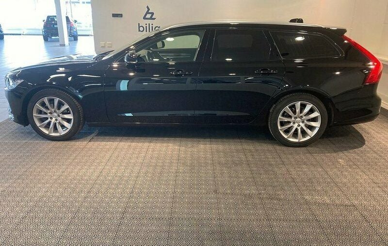 Begagnad Volvo V90 Business Edition 150 HK (110 kW) 2018 Svart Kombi