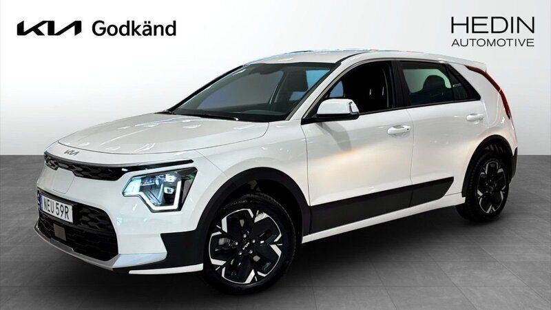 Vit (white) Begagnad 2023 Kia e-Niro SUV | 379 900 kr (Lite dyr) - Bild 1/4
