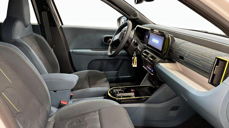 Ny Fiat Grande Panda Icon 113 HK (83 kW) 2025 Vit Halvkombi