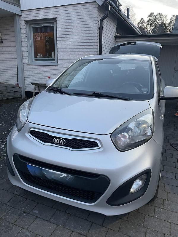 Begagnad 2013 Kia Picanto Halvkombi | 45 000 kr (Marknadspris) - Bild 1/4