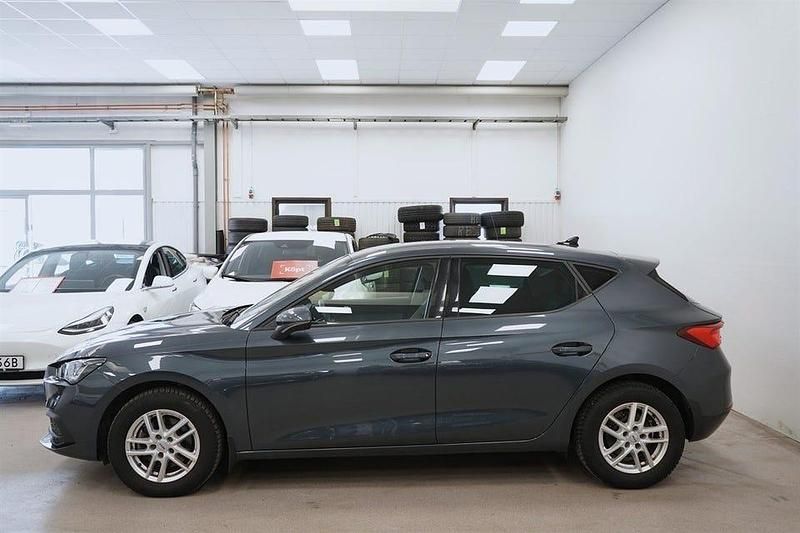 Begagnad Seat Leon Comfort 110 HK (80 kW) 2022 Grå Halvkombi