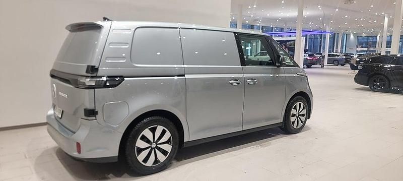 Begagnad VW ID. Buzz 150 kW (204 HK) 2024 Silver Minibuss