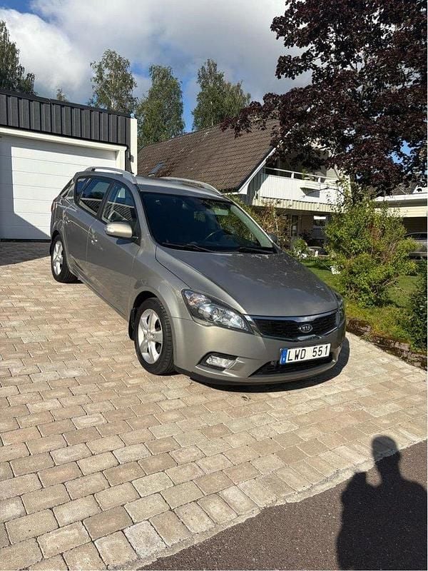 Silver Begagnad 2012 Kia Ceed Sportswagon Kombi | 39 000 kr (Bra pris) - Bild 1/4
