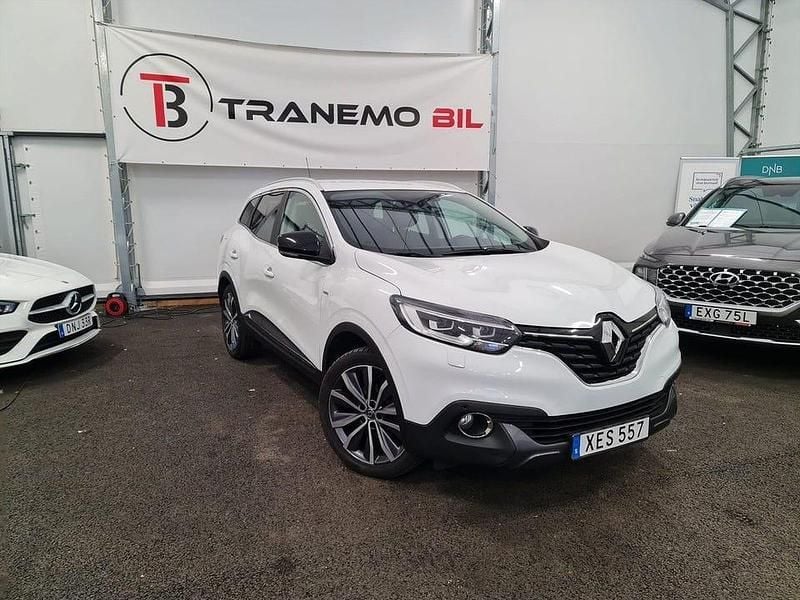 Vit Begagnad 2016 Renault Kadjar Bose Edition SUV | 128 900 kr (Marknadspris) - Bild 1/4