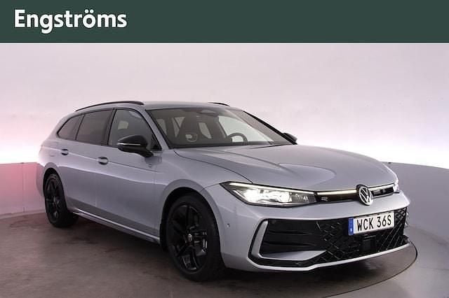 Ny 2026 VW Passat Black Edition | 561 200 kr (Marknadspris) - Bild 1/4