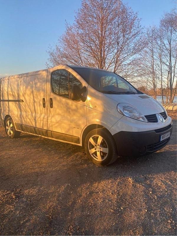Vit Begagnad 2013 Renault Trafic Van | 79 000 kr (Marknadspris) - Bild 1/2