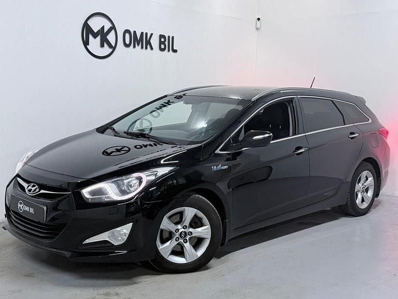 Svart Begagnad 2012 Hyundai i40 Kombi | 64 900 kr (Marknadspris) - Bild 1/4