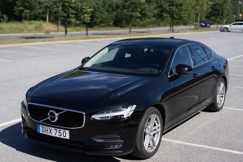Begagnad 2018 Volvo S90 Sedan | 239 000 kr (Marknadspris) - Bild 1/4