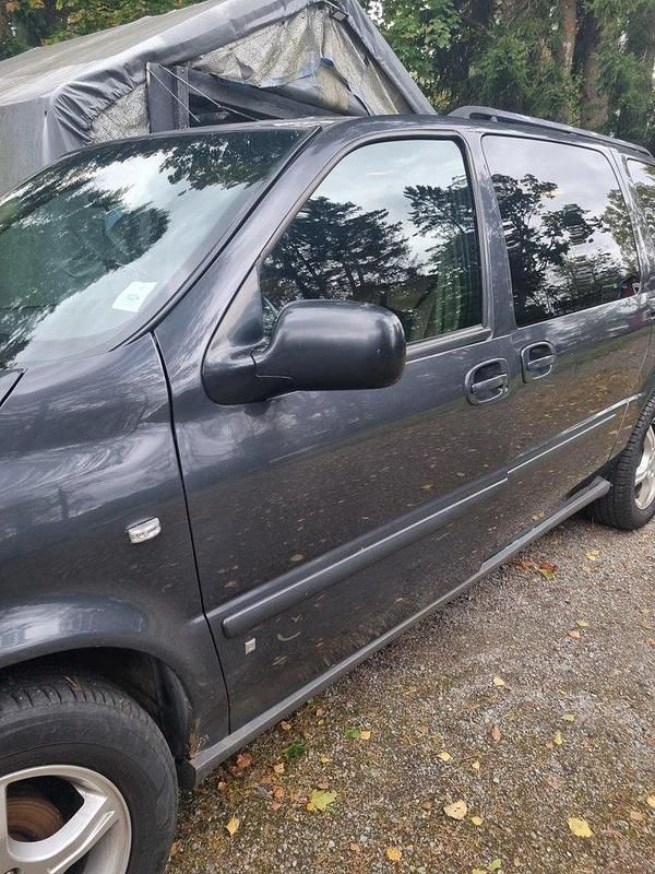 Grå Begagnad 2008 Chevrolet Uplander Minibuss | 24 500 kr - Bild 1/4
