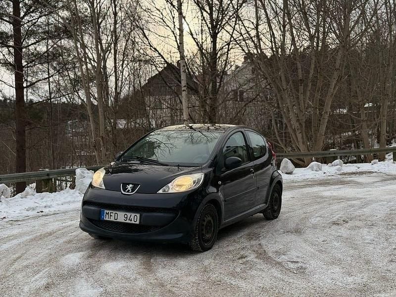Begagnad Peugeot 107 68 HK (50 kW) 2012 Halvkombi