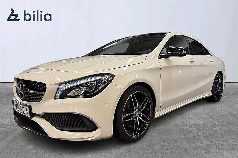 Vit Begagnad 2016 Mercedes CLA220 AMG Sedan | 269 000 kr (Dyr) - Bild 1/4