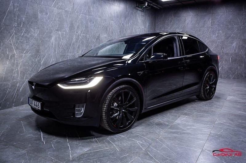 Begagnad Tesla Model X 386 kW (525 HK) 2018 Svart SUV