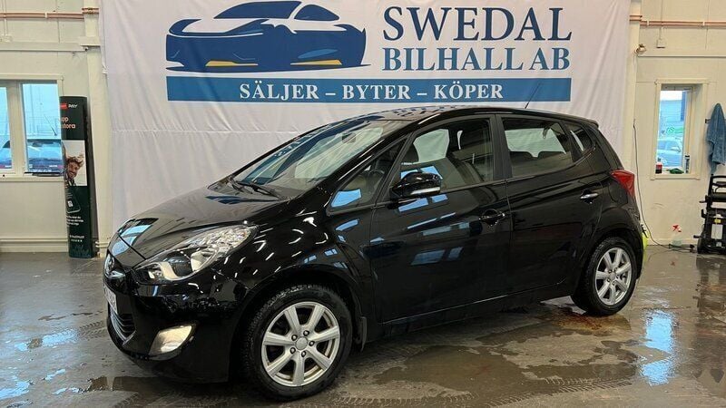 Svart Begagnad 2011 Hyundai ix20 Minibuss | 54 500 kr (Bra pris) - Bild 1/4