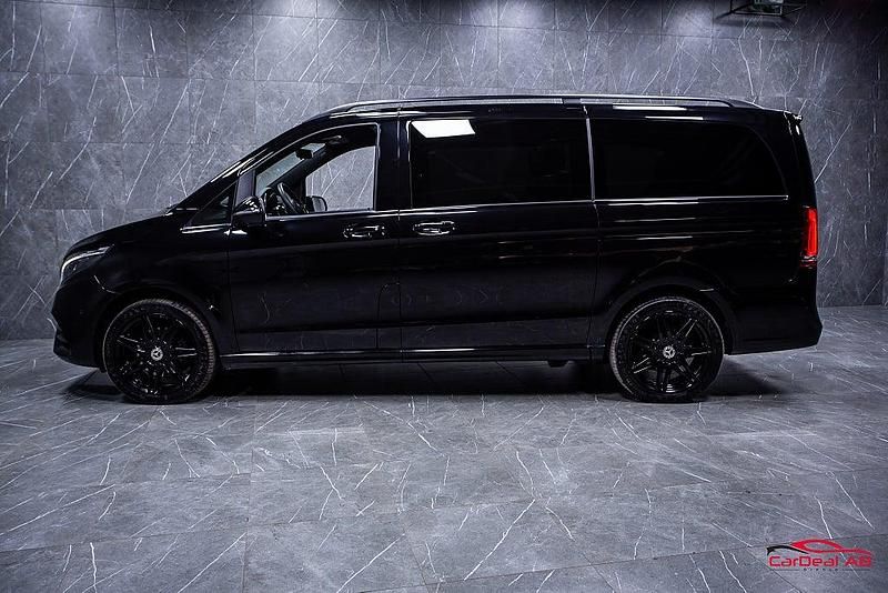 Begagnad Mercedes V300 AMG line 237 HK (174 kW) 2023 Svart Minibuss
