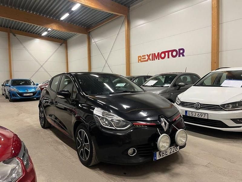 Begagnad Renault Clio IV 90 HK (66 kW) 2012 Svart Halvkombi