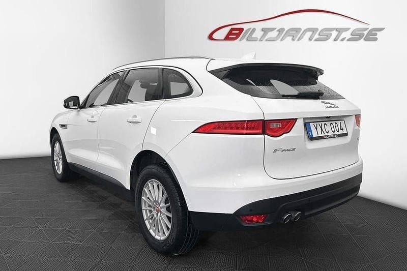 Begagnad Jaguar F-Pace 182 HK (133 kW) 2018 Vit SUV