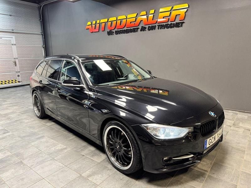 Svart Begagnad 2012 BMW 328 Sport Line Kombi | 144 900 kr (Marknadspris) - Bild 1/4