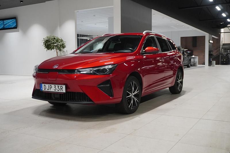 Diamond red Begagnad 2022 MG MG5 EV Luxury Kombi | 189 900 kr (Marknadspris) - Bild 1/4