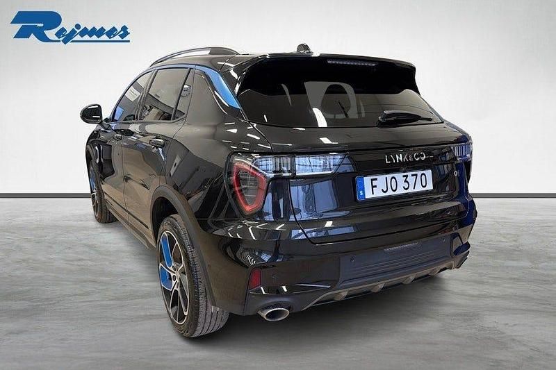 Begagnad Lynk & Co 01 180 HK (132 kW) 2023 Svart SUV