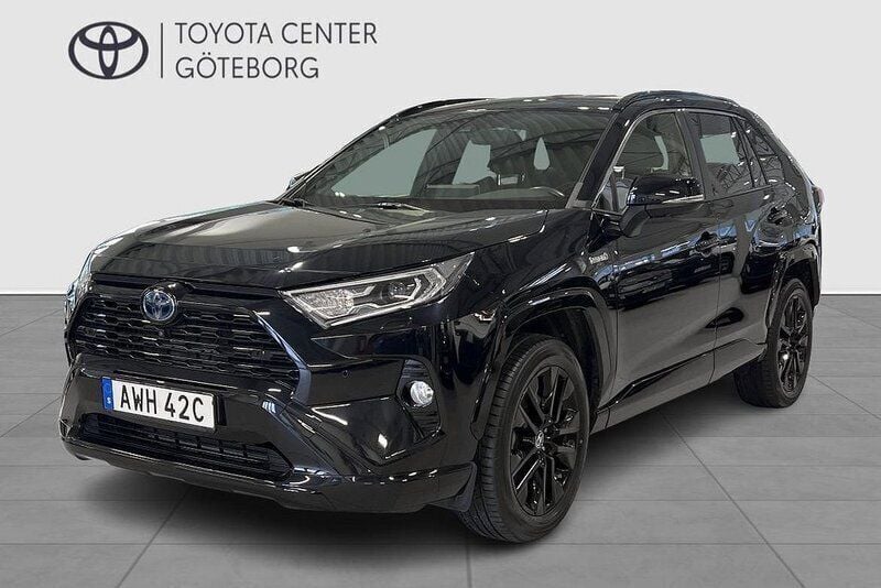 Svart Begagnad 2020 Toyota RAV4 Hybrid SUV | 379 900 kr (Marknadspris) - Bild 1/2