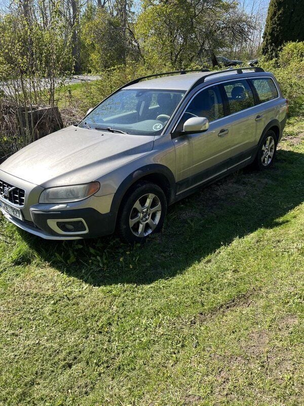 Brun Begagnad 2008 Volvo XC70 Summum SUV | 56 000 kr (Superpris) - Bild 1/4