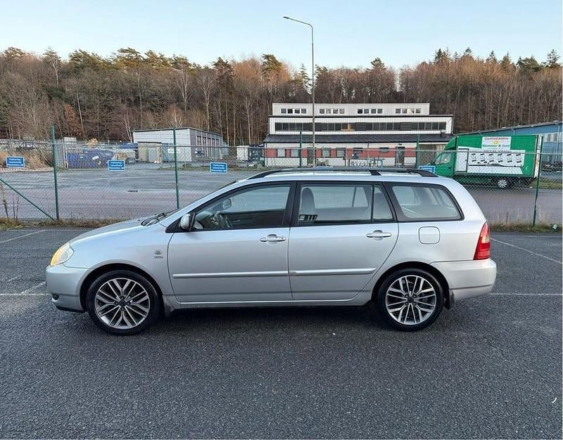 Begagnad 2004 Toyota Corolla Kombi | 37 900 kr (Marknadspris) - Bild 1/4