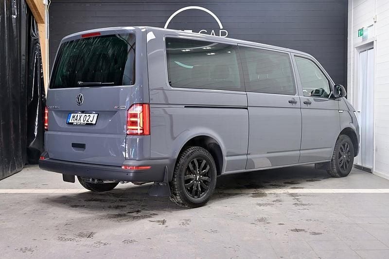 Begagnad VW Caravelle 150 HK (110 kW) 2019 Grå Minibuss