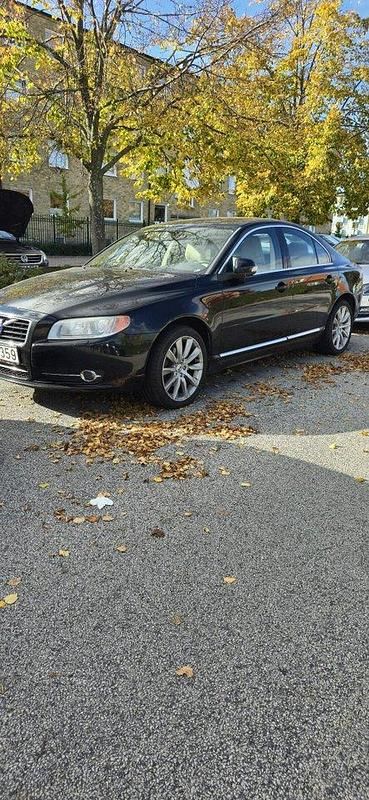 Svart Begagnad 2011 Volvo S80 Summum Sedan | 89 000 kr (Lite dyr) - Bild 1/4