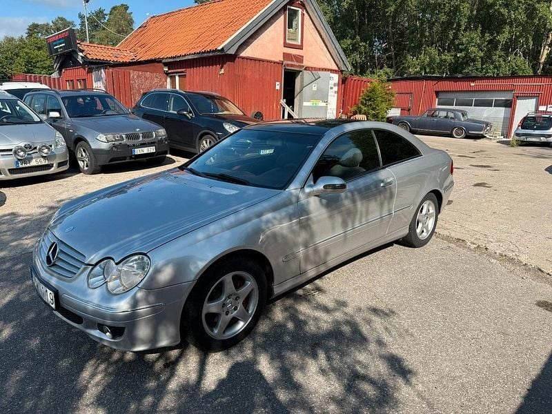 Begagnad Mercedes CLK200 Elegance 164 HK (120 kW) 2003 Ljusgrå Sportkupé