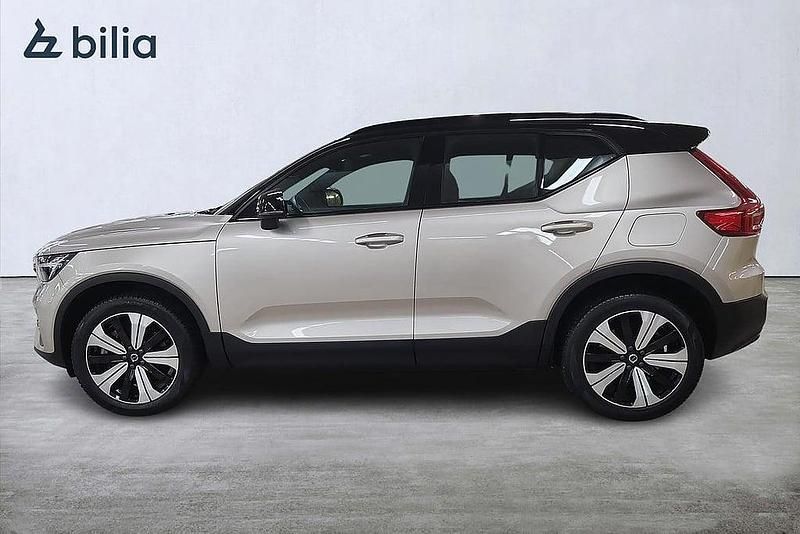 Begagnad Volvo XC40 Core 185 kW (252 HK) 2022 Ljusgrå SUV