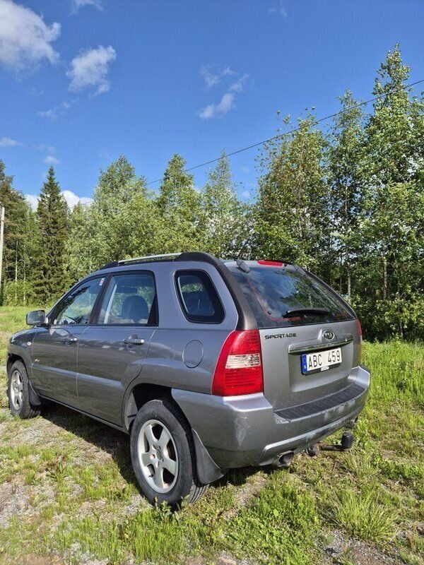 Silver Begagnad 2007 Kia Sportage 4 SUV | 38 000 kr (Lite dyr) - Bild 1/4