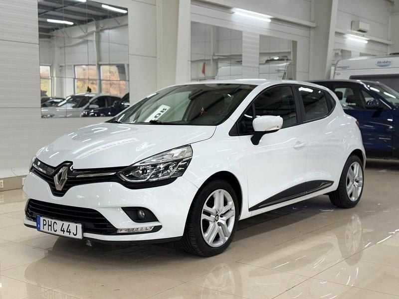 Vit Begagnad 2018 Renault Clio IV Halvkombi | 89 900 kr (Bra pris) - Bild 1/4