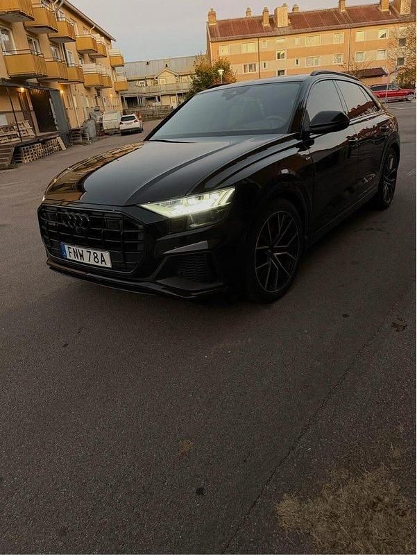 Begagnad 2020 Audi Q8 S-Line SUV | 560 000 kr (Marknadspris) - Bild 1/4