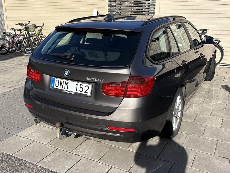 Begagnad BMW 320 184 HK (135 kW) 2013 Havanna metallic Kombi