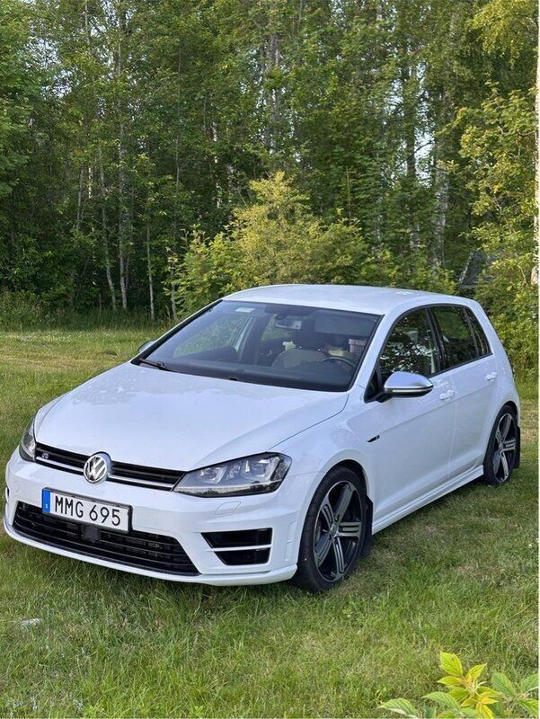 Vit Begagnad 2014 VW Golf VII R Halvkombi | 195 000 kr (Marknadspris) - Bild 1/4